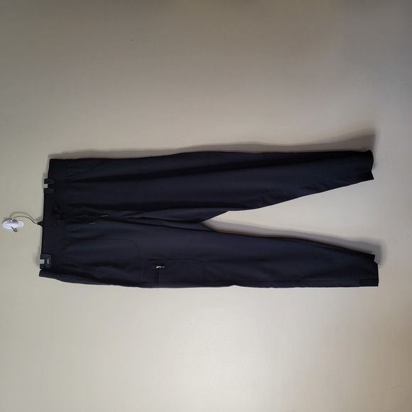 Adar Pro Modern Athletic Scrub Set - Picture 4 of 7